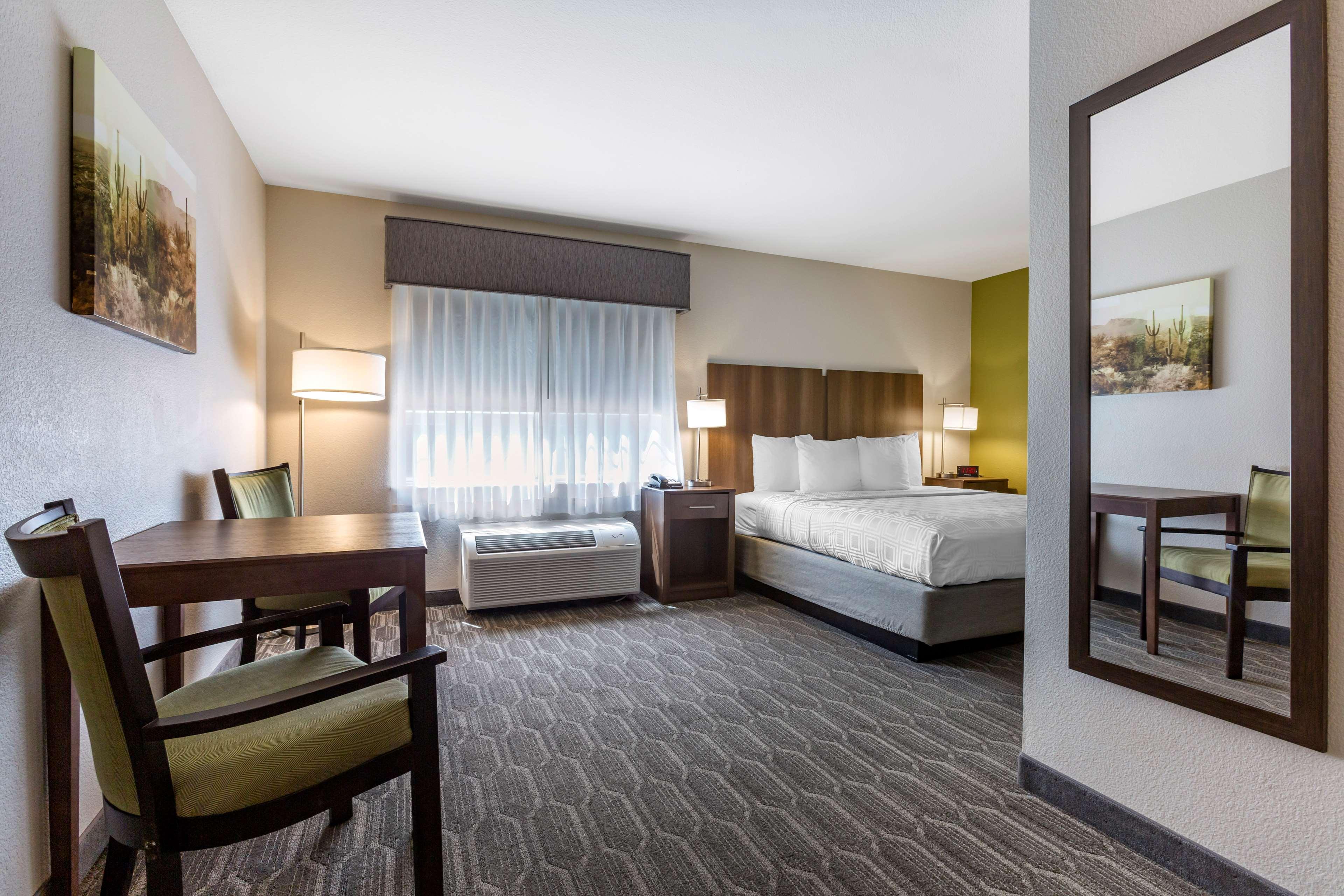 Best Western North Phoenix Hotel Exterior photo