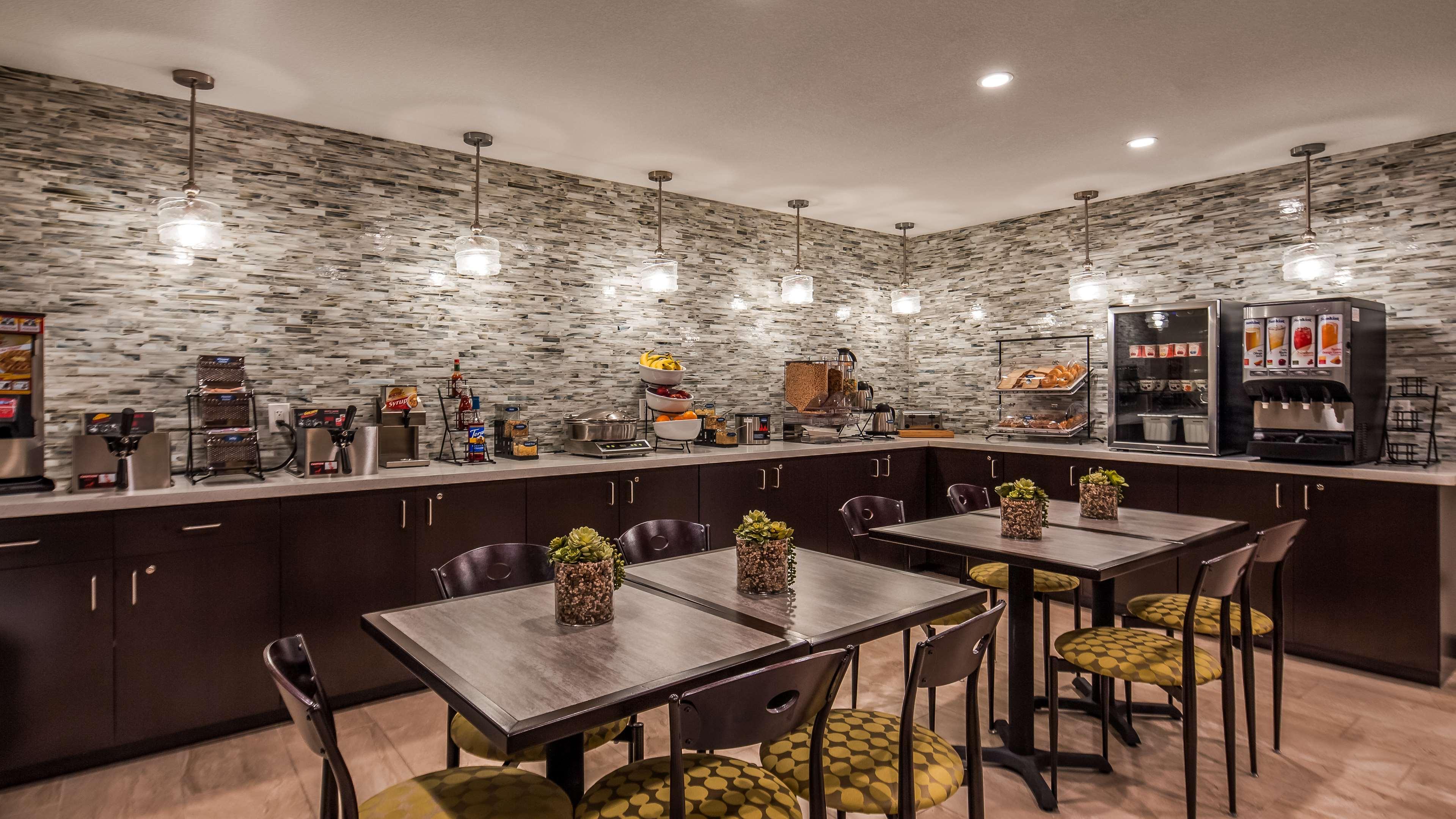 Best Western North Phoenix Hotel Exterior photo