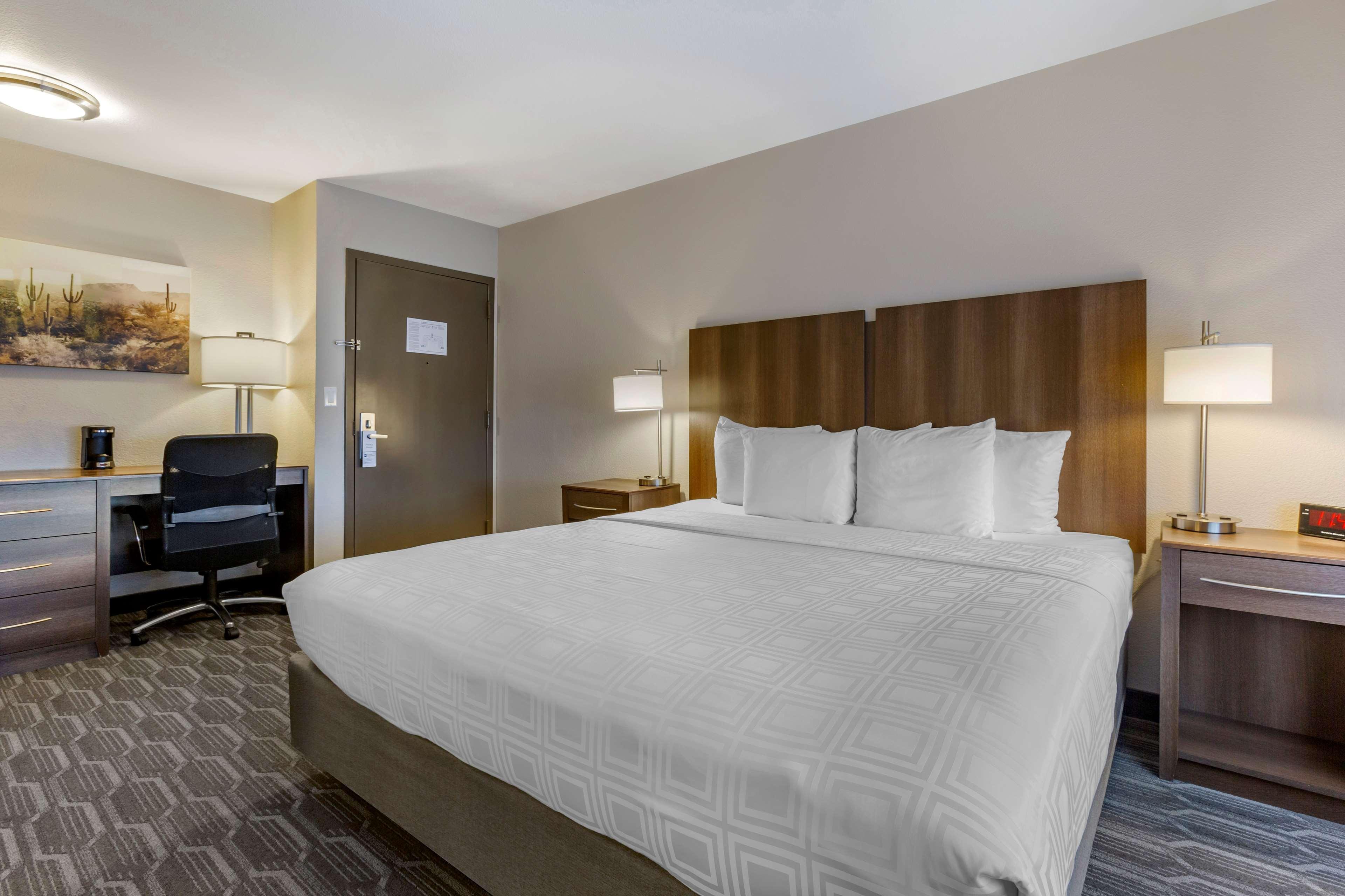 Best Western North Phoenix Hotel Exterior photo
