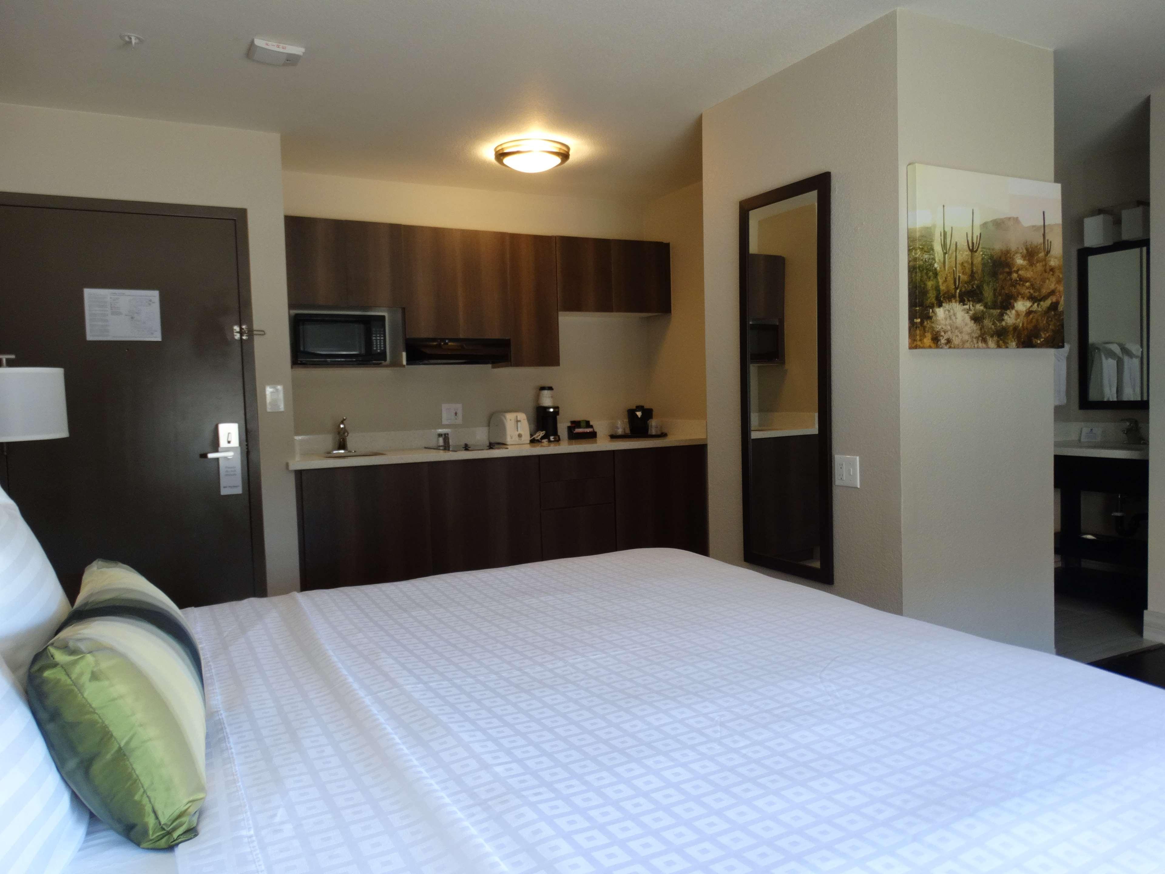 Best Western North Phoenix Hotel Exterior photo