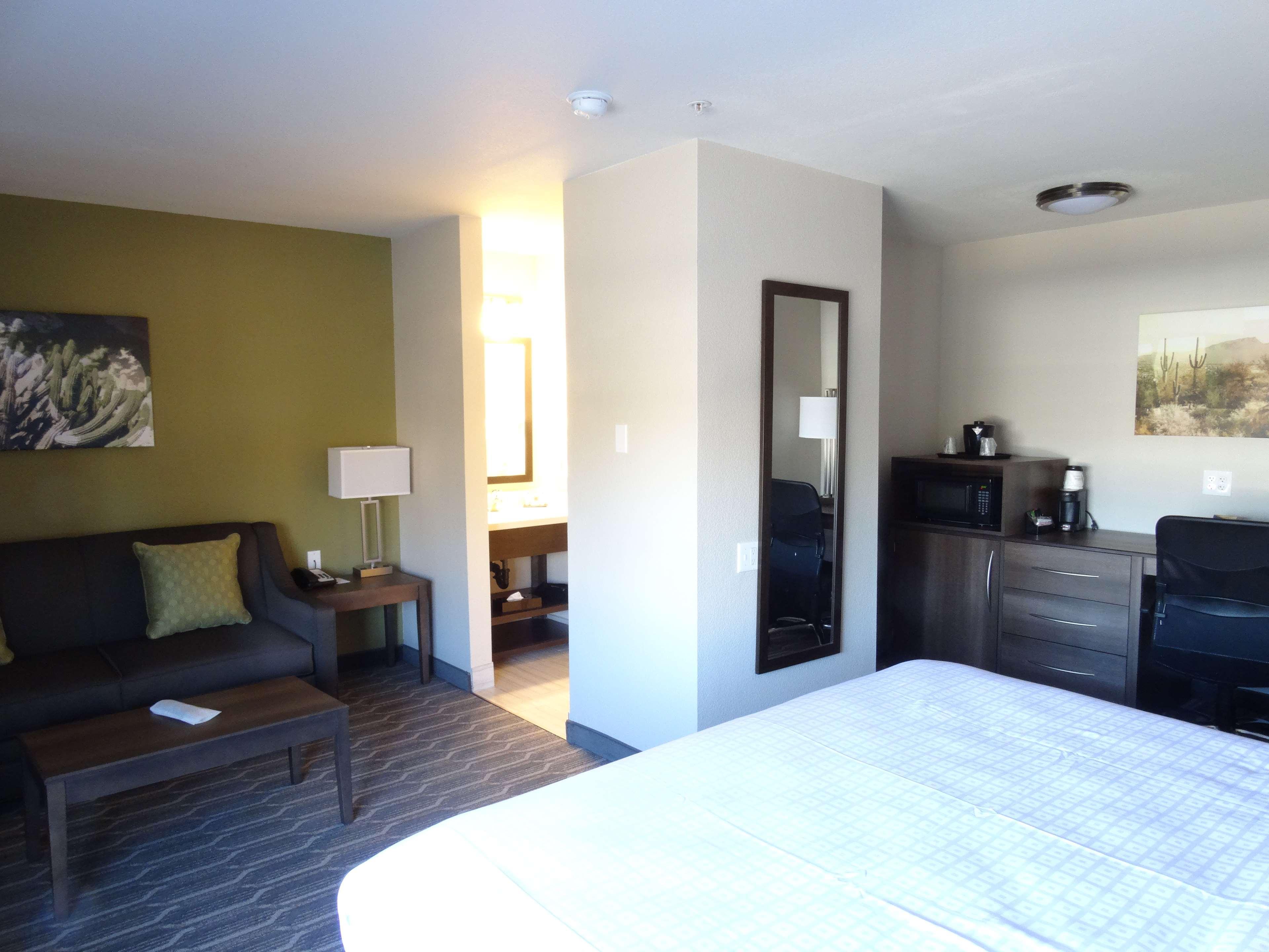 Best Western North Phoenix Hotel Exterior photo